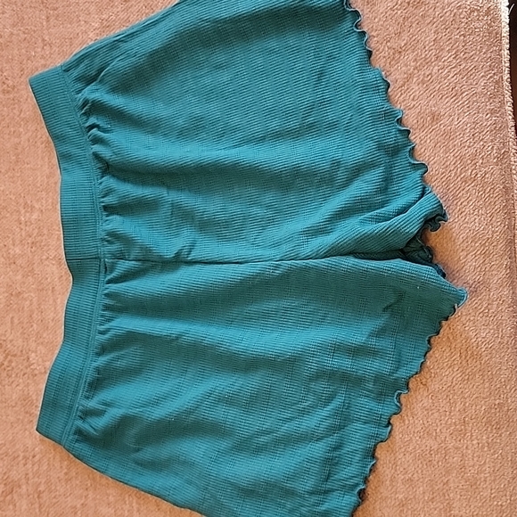 Stars above Blue green shirt and shorts set - Picture 4 of 7